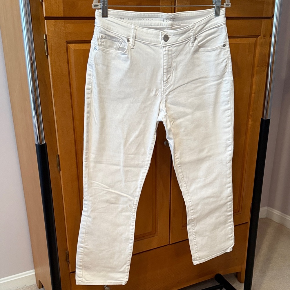 LOFT White Cropped Kick Jeans. 25in inseam